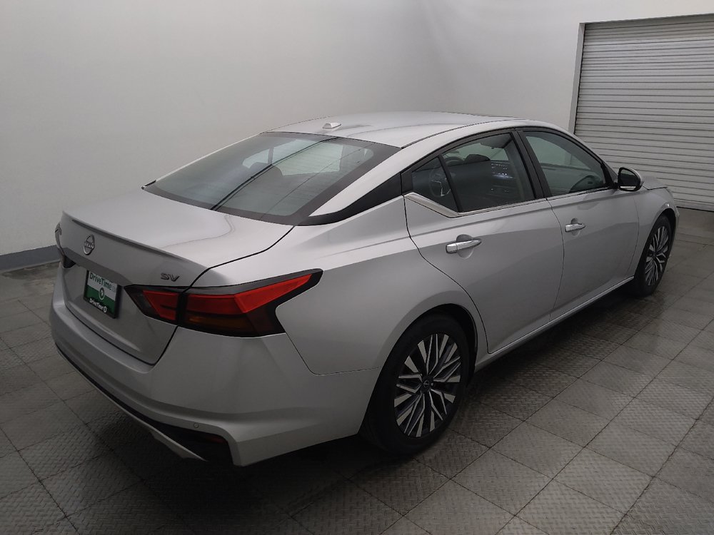 Used 2023 Nissan Altima 2.5 SV w/ SV Premium Package FWD image 9