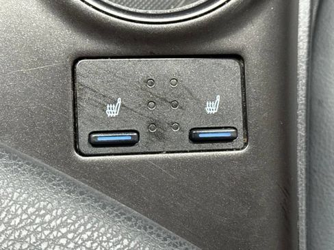 Used 2024 Toyota Camry SE FWD image 4