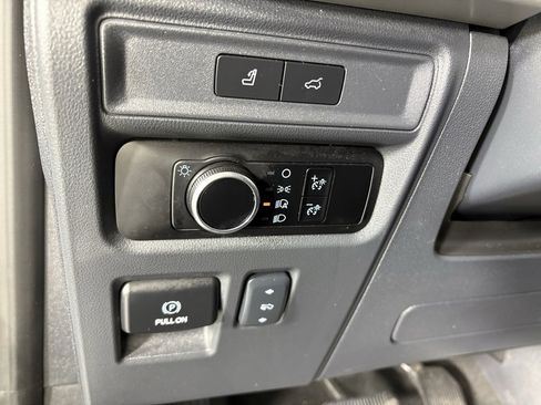 Used 2024 Ford Expedition Max XLT image 22