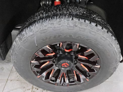 Used 2024 Chevrolet Silverado 2500 LT w/ Z71 Sport Edition image 3