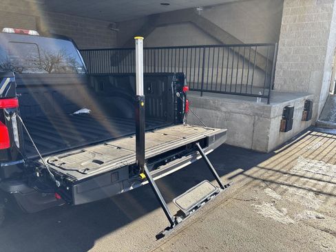 Used 2022 Ford F150 Lightning Lariat w/ Tow Technology Package image 29