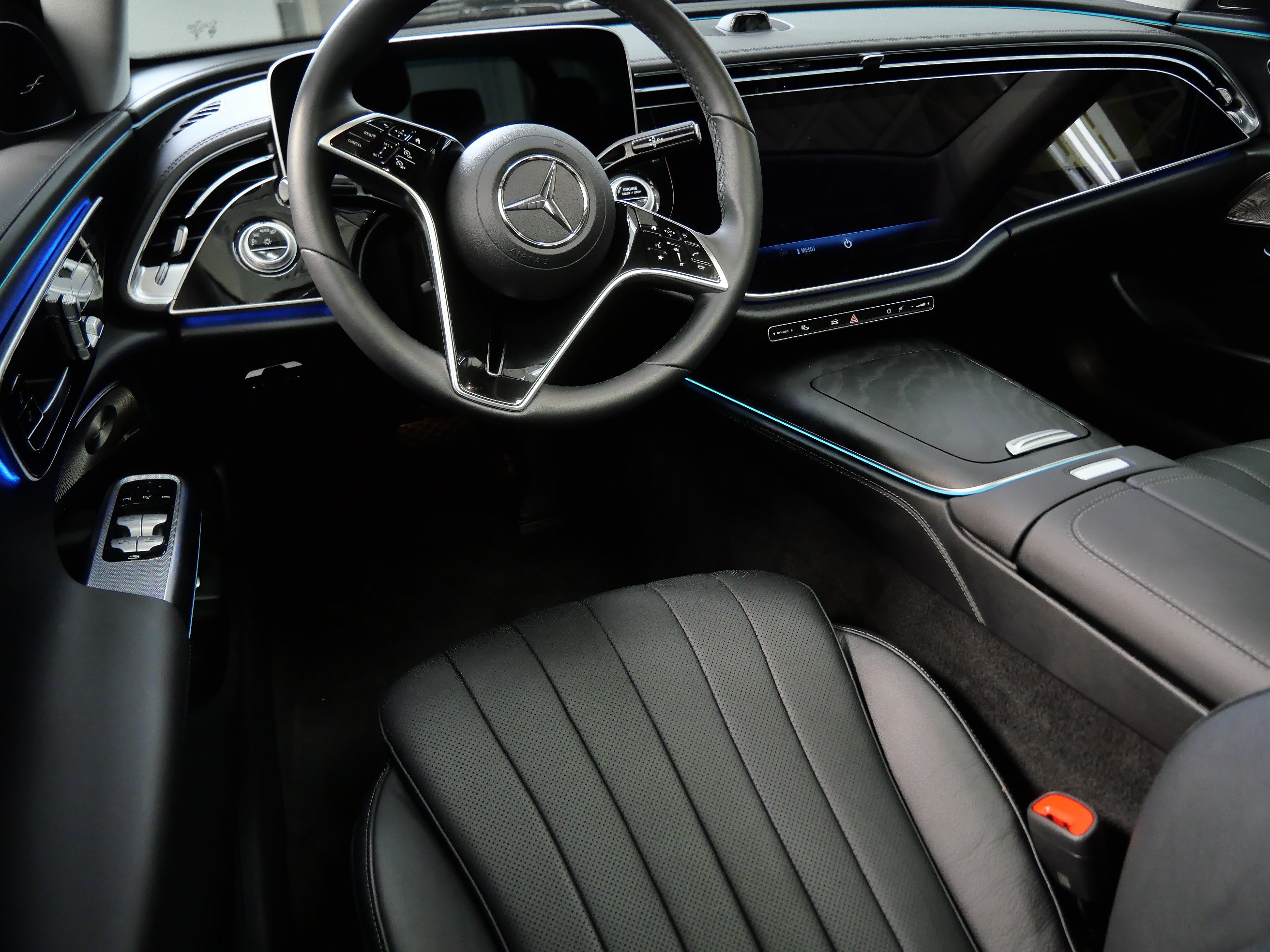 Used 2024 Mercedes-Benz E 450 4MATIC Sedan image 2