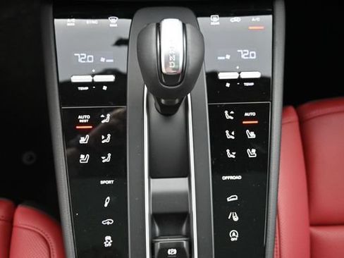 New 2026 Porsche Macan AWD/4WD image 19
