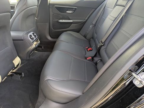 Used 2025 Mercedes-Benz C 300 4MATIC Sedan image 19
