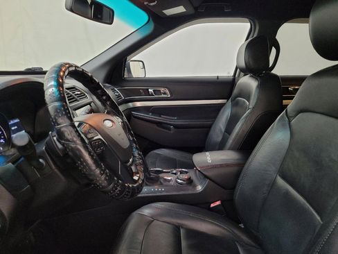 Used 2016 Ford Explorer XLT w/ Equipment Group 202A image 17