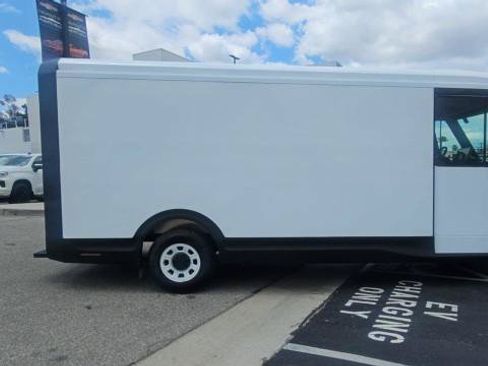 New 2025 Chevrolet Brightdrop 600 FWD image 9