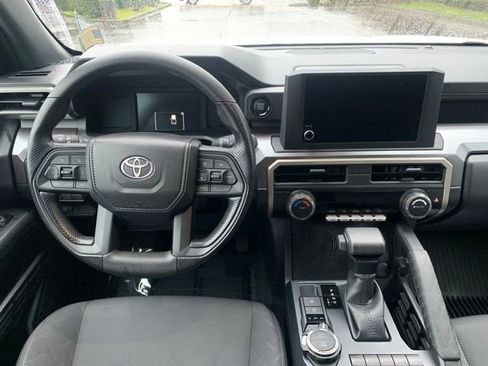 Used 2025 Toyota Tacoma SR5 image 12