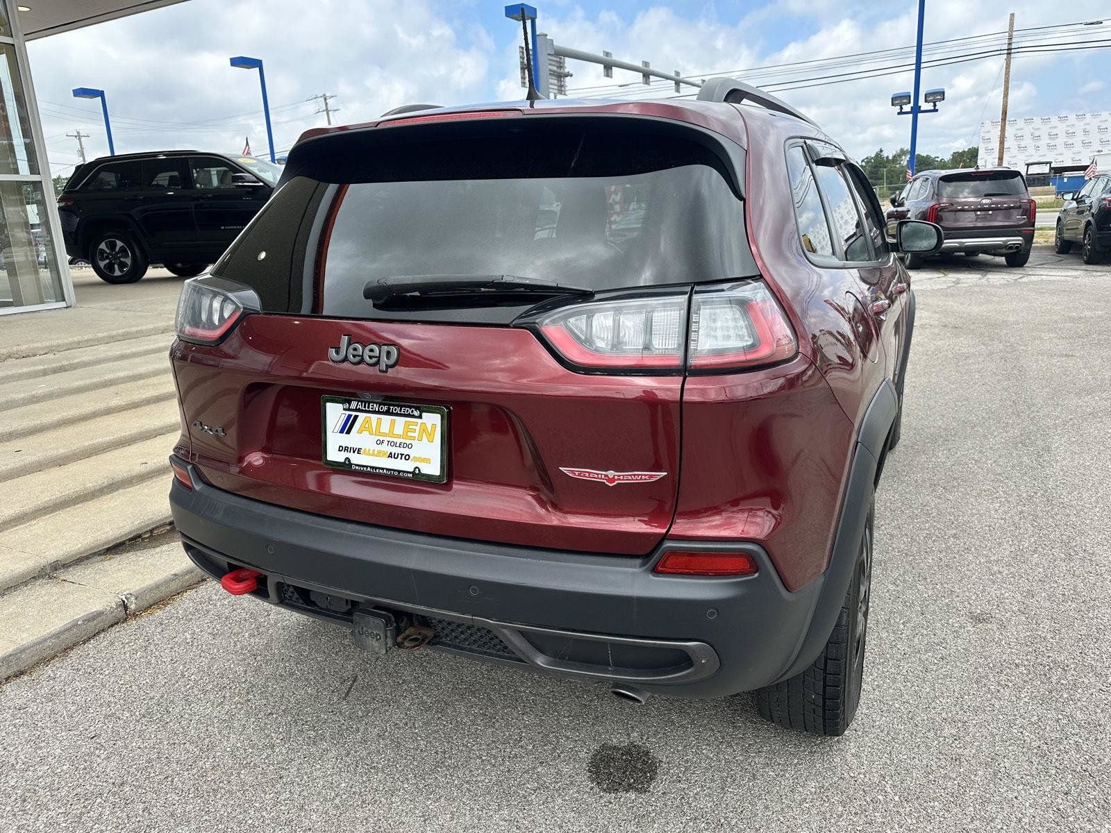 Used 2021 Jeep Cherokee Trailhawk w/ Comfort & Convenience Group AWD/4WD image 12
