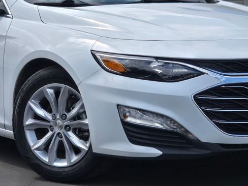 Used 2024 Chevrolet Malibu LT FWD image 3