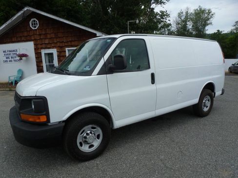 Used 2013 Chevrolet Express 2500 RWD image 1