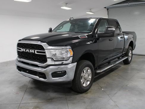 Used 2025 RAM 2500 Big Horn image 4