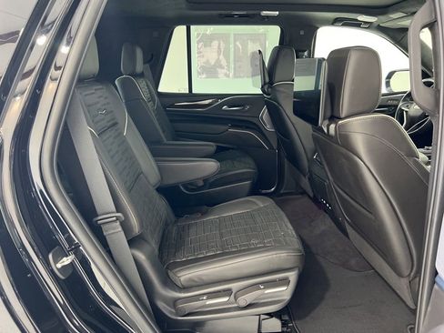 Used 2023 Cadillac Escalade Premium Luxury Platinum image 24