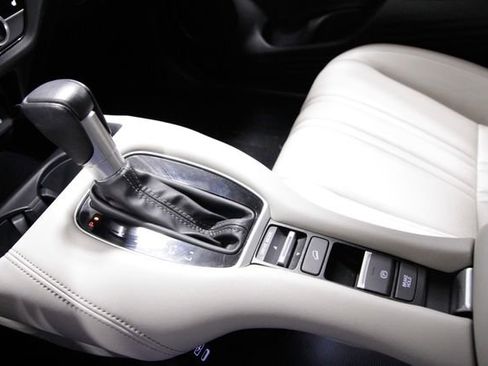 Used 2024 Honda HR-V EX-L image 29