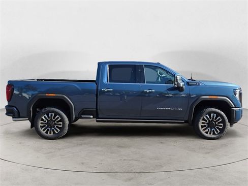 New 2025 GMC Sierra 2500 Denali Ultimate image 6