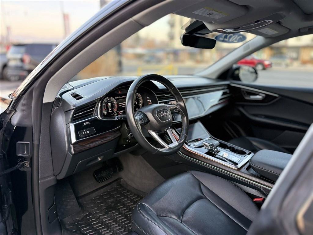 Used 2022 Audi Q8 Prestige w/ Prestige Package AWD/4WD image 17