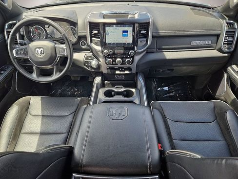 Used 2024 RAM 1500 Laramie AWD/4WD image 17