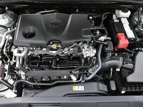 Used 2022 Toyota Camry SE w/ Convenience Package FWD image 19