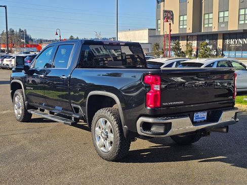 Used 2020 Chevrolet Silverado 2500 LTZ w/ LTZ Premium Package image 7
