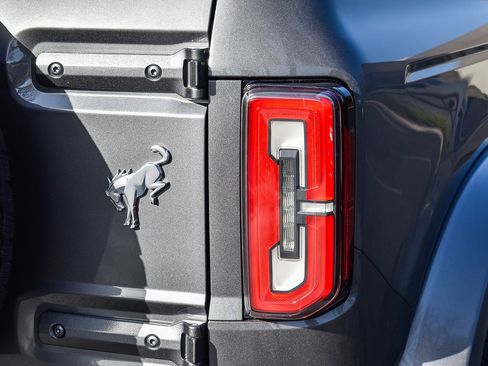 Used 2022 Ford Bronco Outer Banks image 7