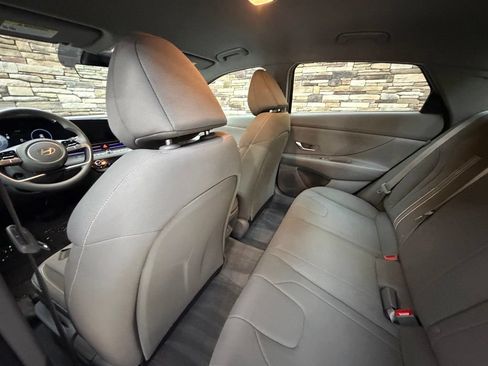 Used 2024 Hyundai Elantra SEL FWD image 39