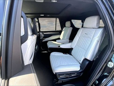 Used 2026 Cadillac Escalade Platinum Sport w/ LPO, Floor Liner Package AWD/4WD image 22