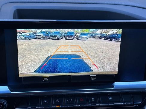 Used 2025 Chevrolet Silverado 1500 LT AWD/4WD image 18