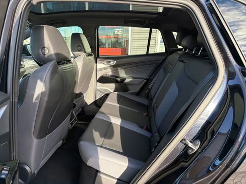 Certified 2023 Volkswagen ID.4 Pro S Plus image 14