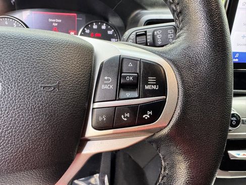 Used 2022 Ford Explorer XLT image 25