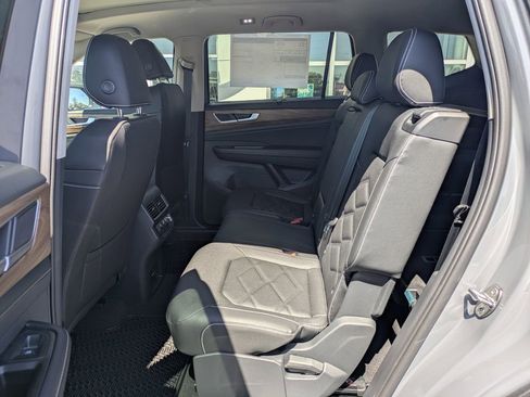 New 2026 Volkswagen Atlas SE FWD image 16