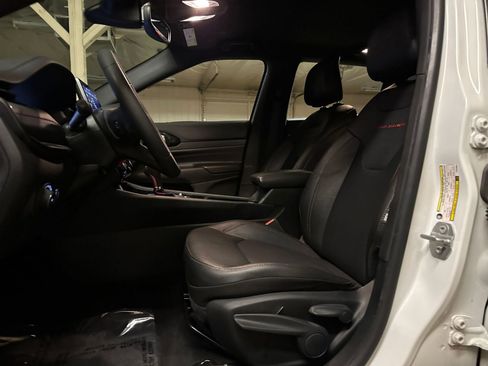 Used 2025 Jeep Compass Trailhawk w/ Trailer Tow Group image 25