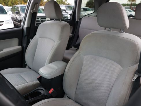 Used 2015 Subaru Forester 2.5i Premium w/ All-Weather Package AWD/4WD image 6