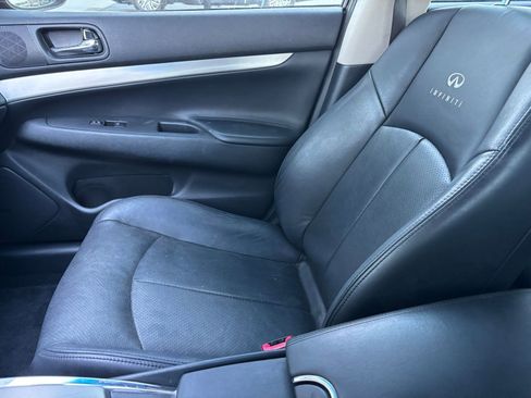 Used 2013 INFINITI G37 Journey w/ Premium Pkg image 10