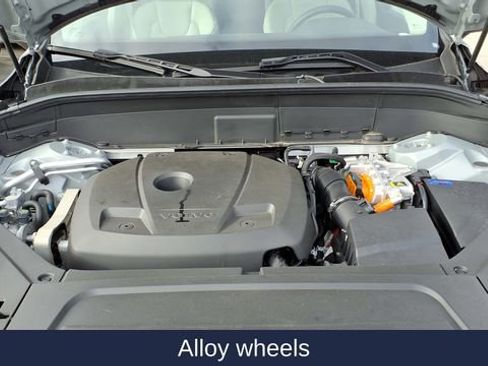 New 2025 Volvo XC90 T8 Plus image 38