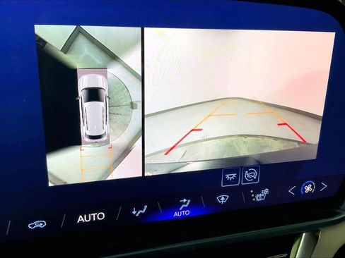 Used 2025 Chevrolet Equinox EV LT image 21