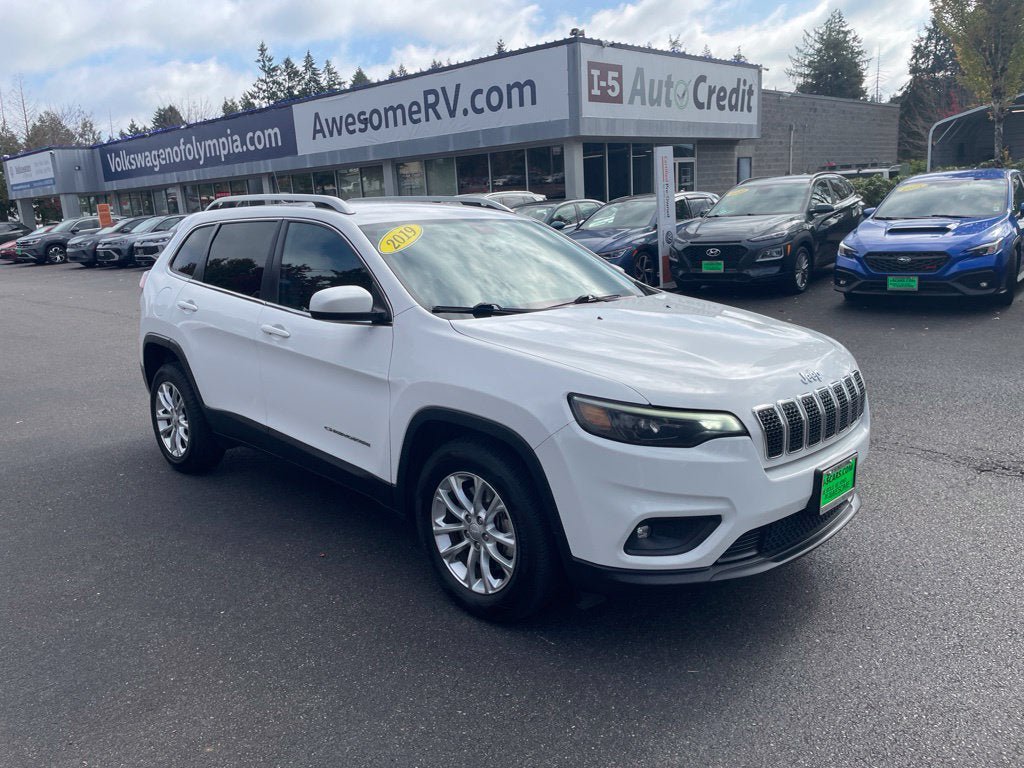 Used 2019 Jeep Cherokee Latitude w/ Cold Weather Group FWD image 4