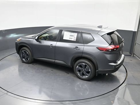 Certified 2026 Nissan Rogue SV FWD image 32