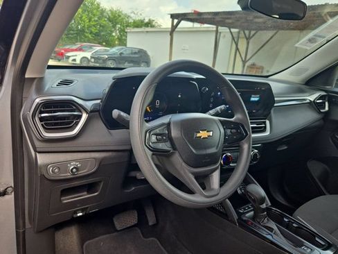 Used 2025 Chevrolet TrailBlazer LT AWD/4WD image 15