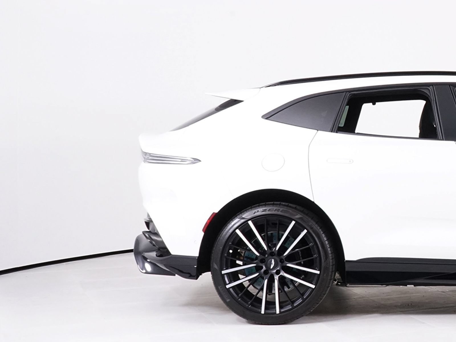 Used 2025 Aston Martin DBX 707 AWD/4WD image 12
