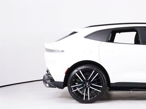 Used 2025 Aston Martin DBX 707 AWD/4WD image 12