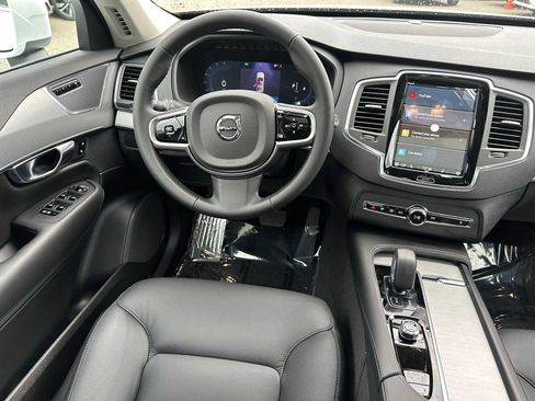 Used 2025 Volvo XC90 B5 Core image 18