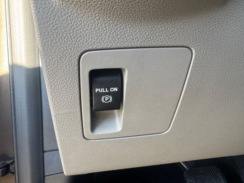 Used 2016 Ford F150 XLT image 14