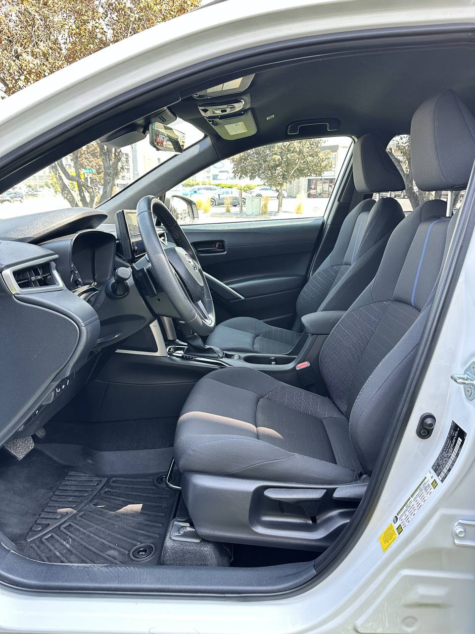 Used 2024 Toyota Corolla Cross AWD Hybrid image 16