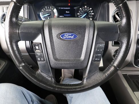 Used 2017 Ford Expedition XLT RWD image 51