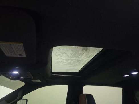 Used 2024 GMC Sierra 2500 Denali Ultimate image 12