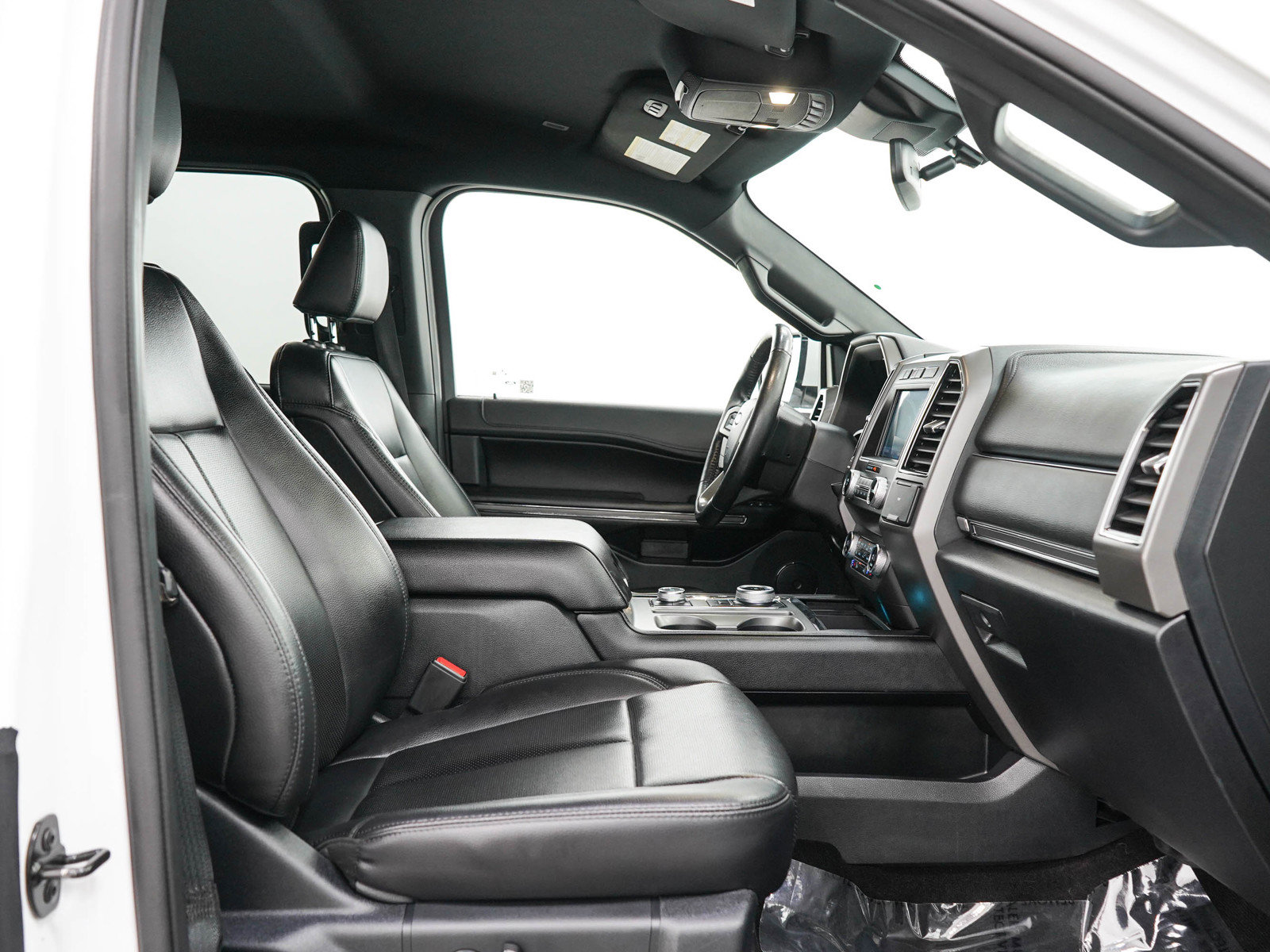 Used 2021 Ford Expedition XLT w/ Equipment Group 202A AWD/4WD image 13