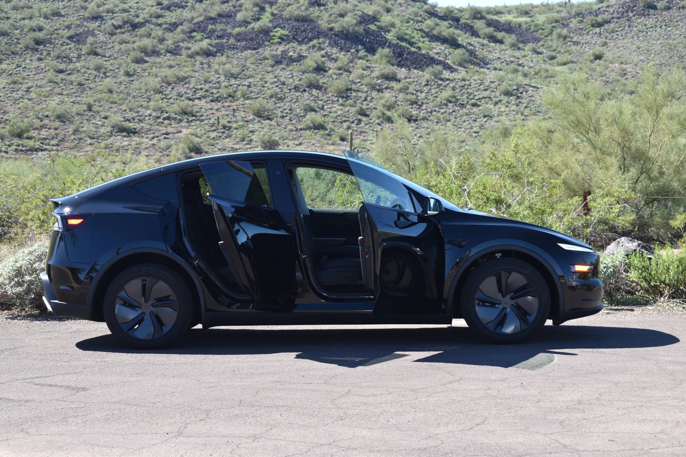 Used 2026 Tesla Model Y 2WD image 7