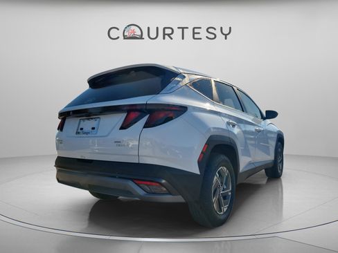 New 2026 Hyundai Tucson Blue SE image 3