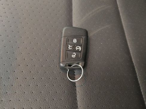 Used 2024 Volkswagen Jetta SE FWD image 32