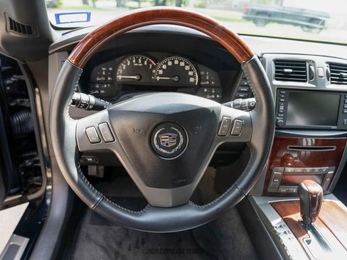 Used 2006 Cadillac XLR RWD image 37