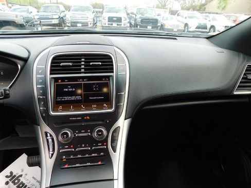 Used 2019 Lincoln Nautilus FWD image 37